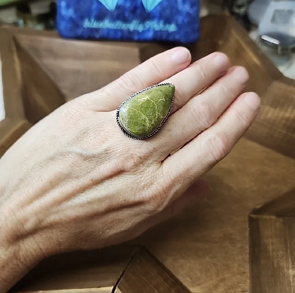 Green Teardrop Stone Statement Ring - Silver Accent